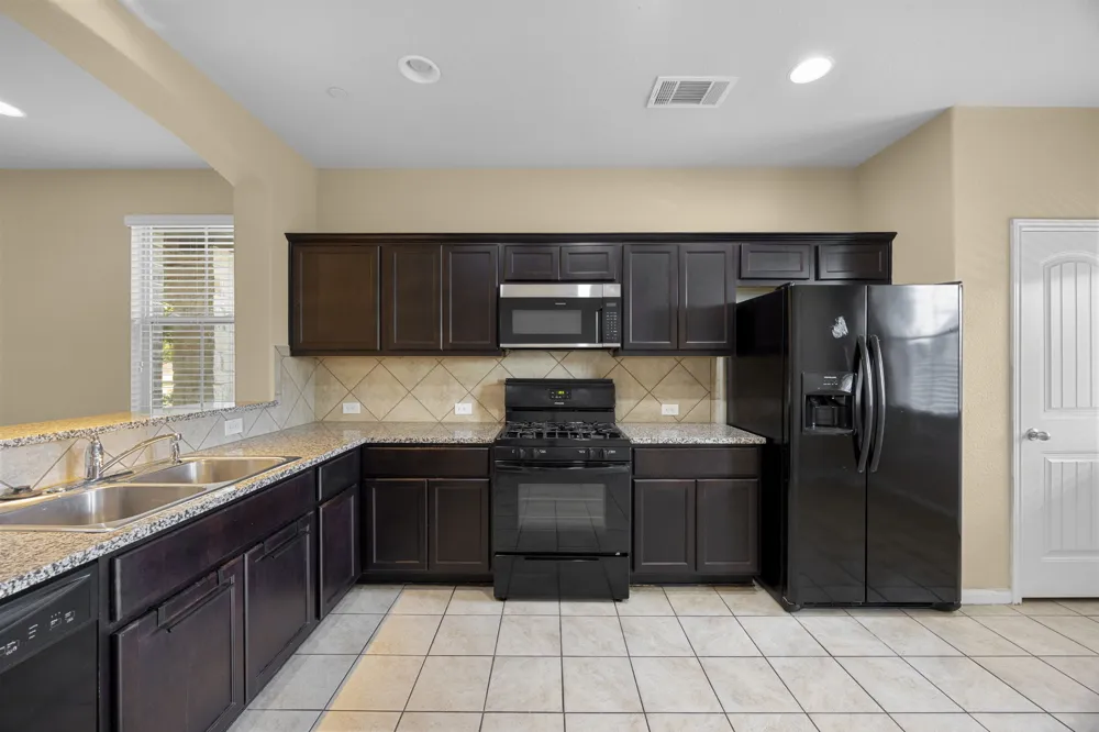2880 Donnell Drive #101 Round Rock, TX 78664