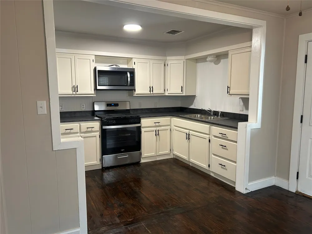 1008 1st Avenue Warner, OK 74469