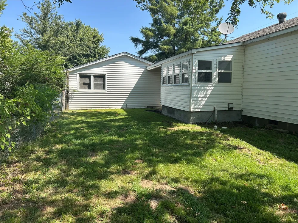 1008 1st Avenue Warner, OK 74469