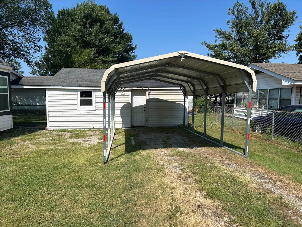 1008 1st Avenue Warner, OK 74469