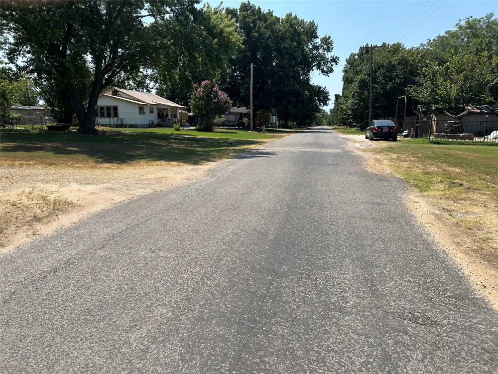 1008 1st Avenue Warner, OK 74469