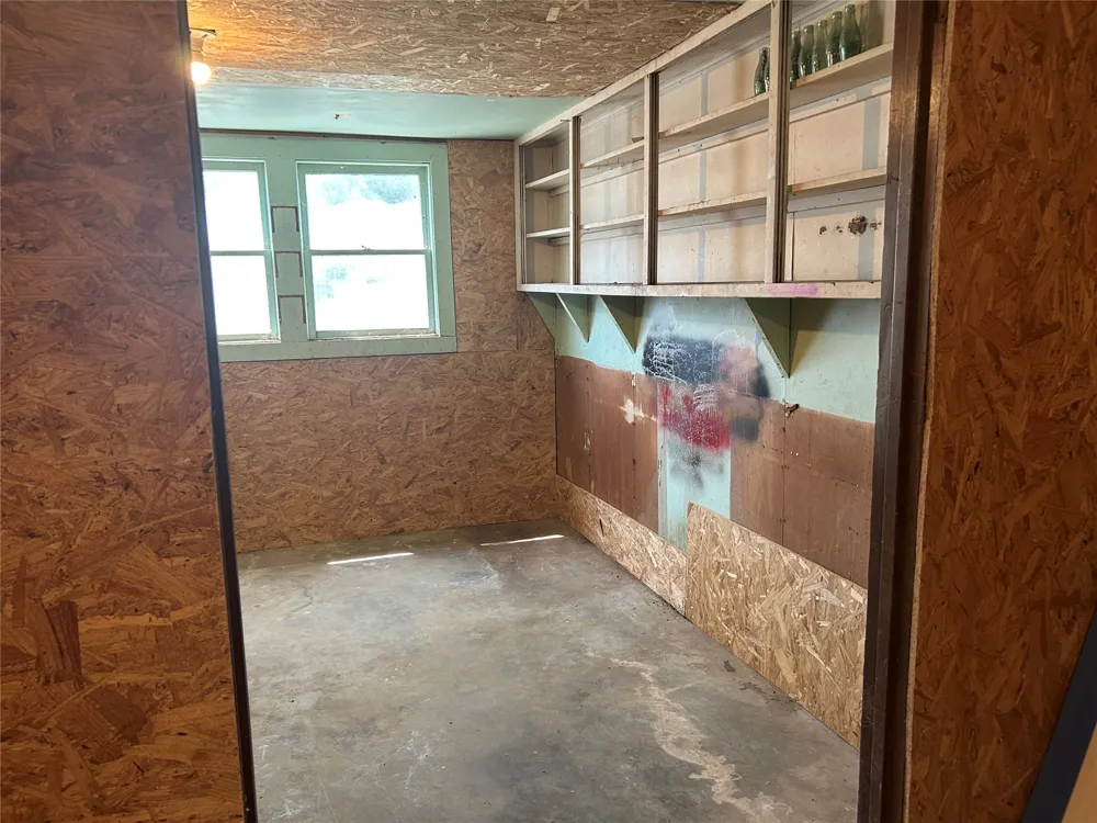 1008 1st Avenue Warner, OK 74469