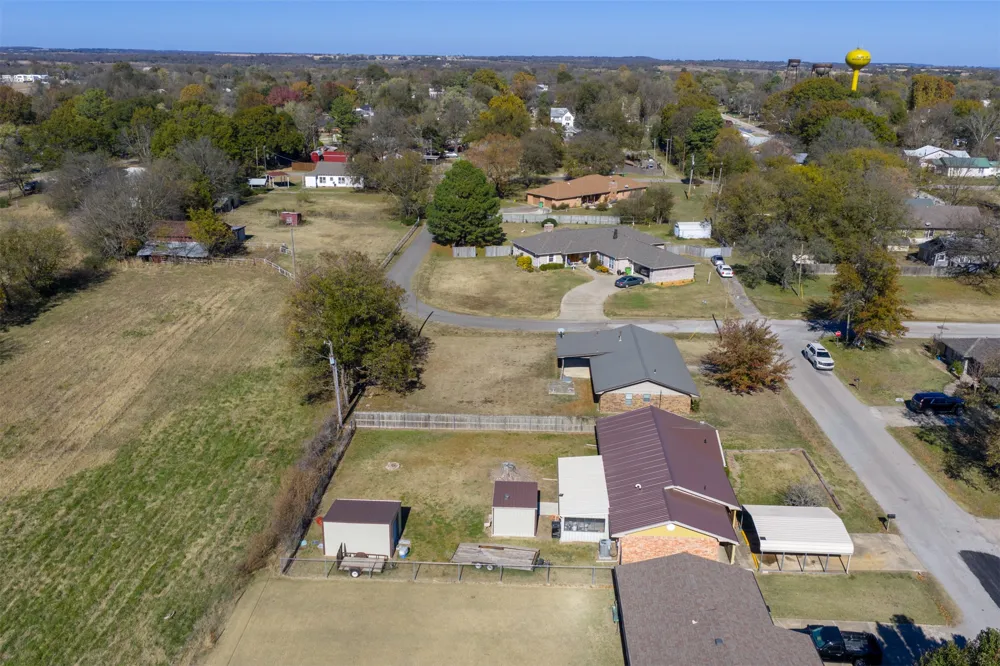503 S 9 STREET Okemah, OK 74859