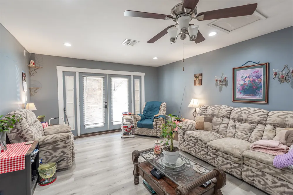503 S 9 STREET Okemah, OK 74859