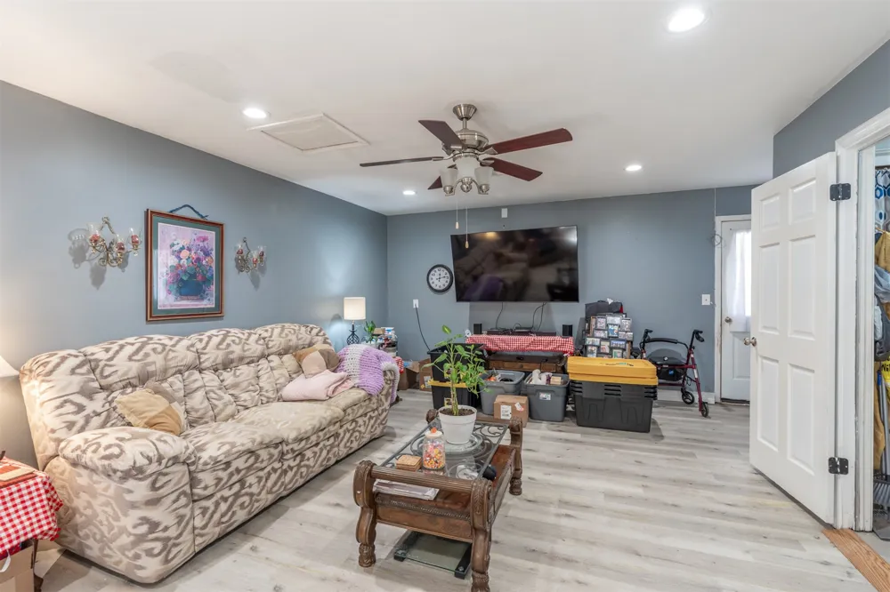 503 S 9 STREET Okemah, OK 74859