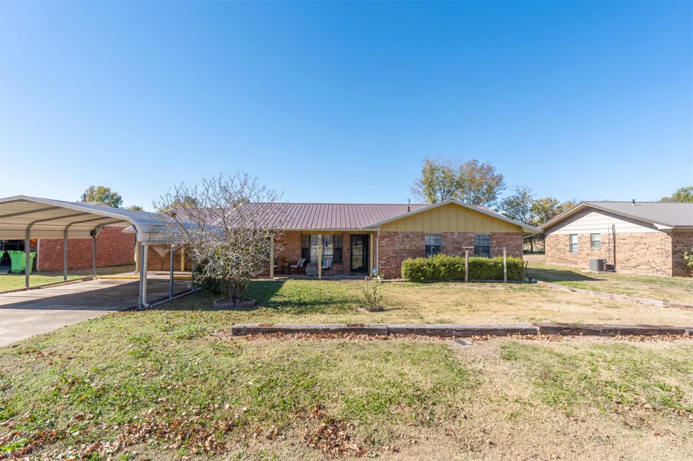503 S 9 STREET Okemah, OK 74859
