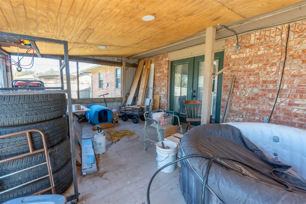 503 S 9 STREET Okemah, OK 74859