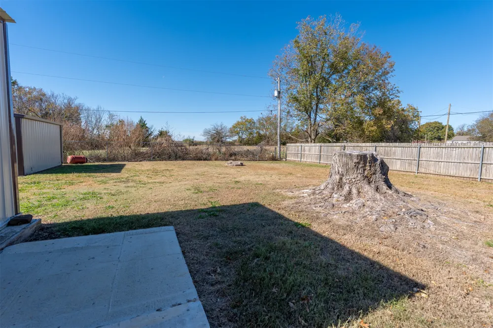 503 S 9 STREET Okemah, OK 74859