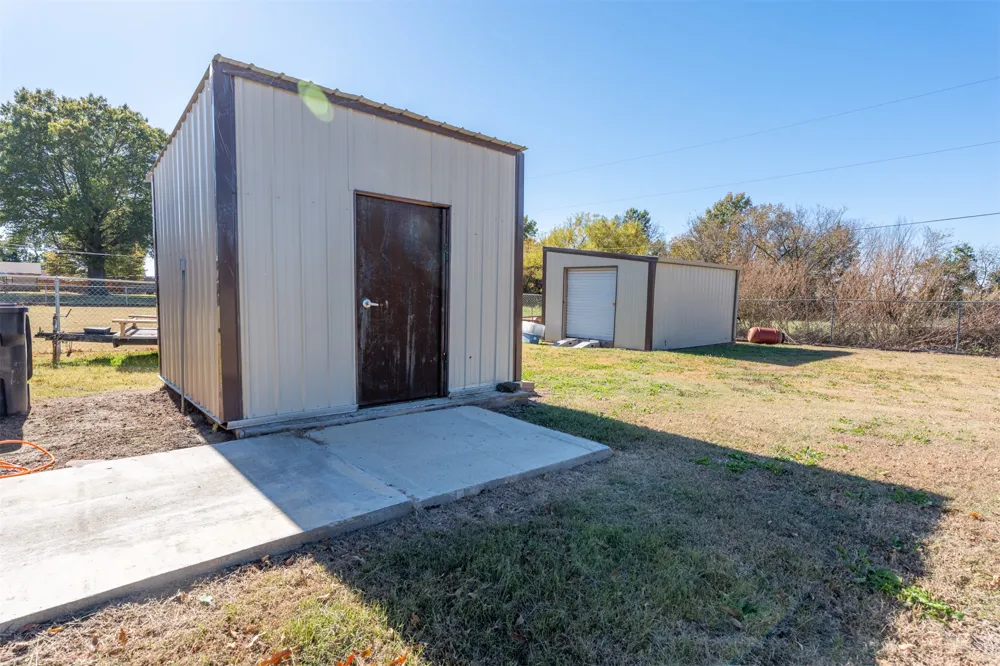 503 S 9 STREET Okemah, OK 74859