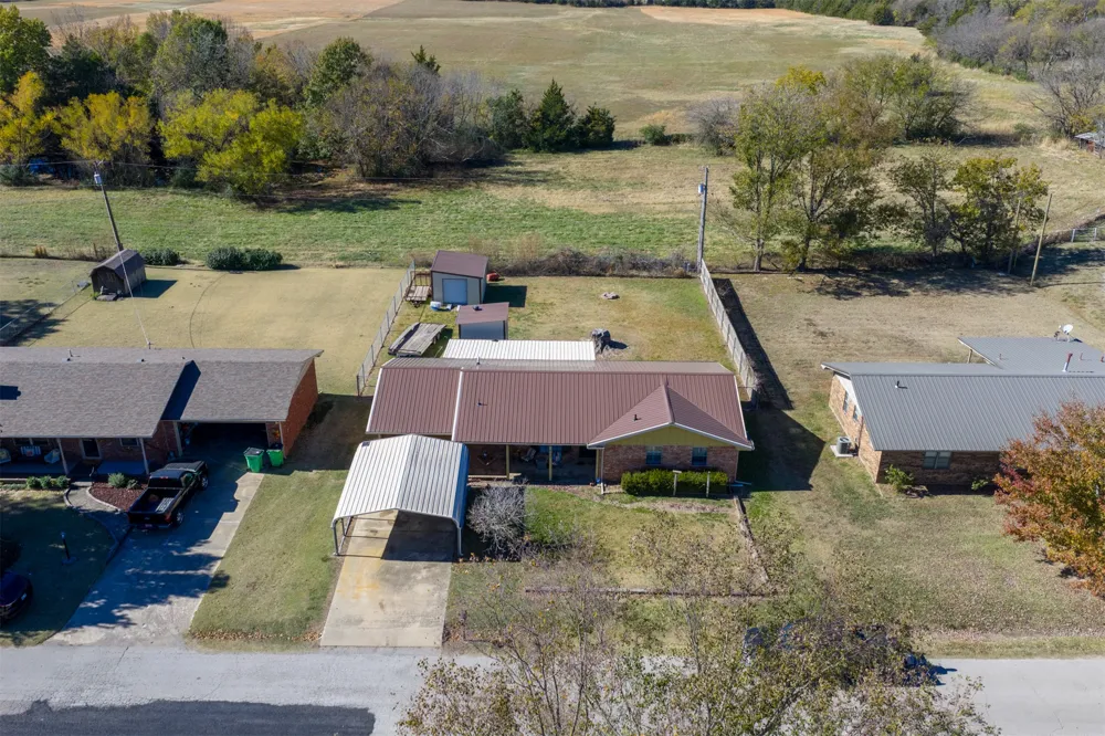 503 S 9 STREET Okemah, OK 74859