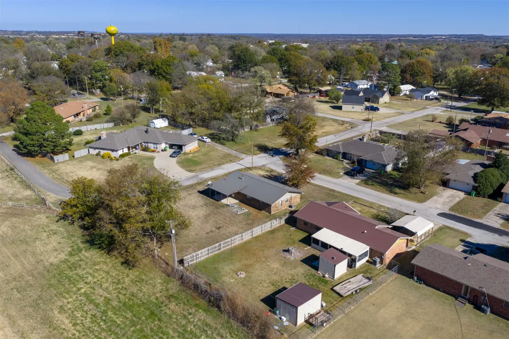 503 S 9 STREET Okemah, OK 74859