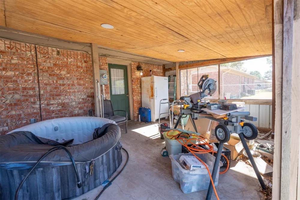503 S 9 STREET Okemah, OK 74859