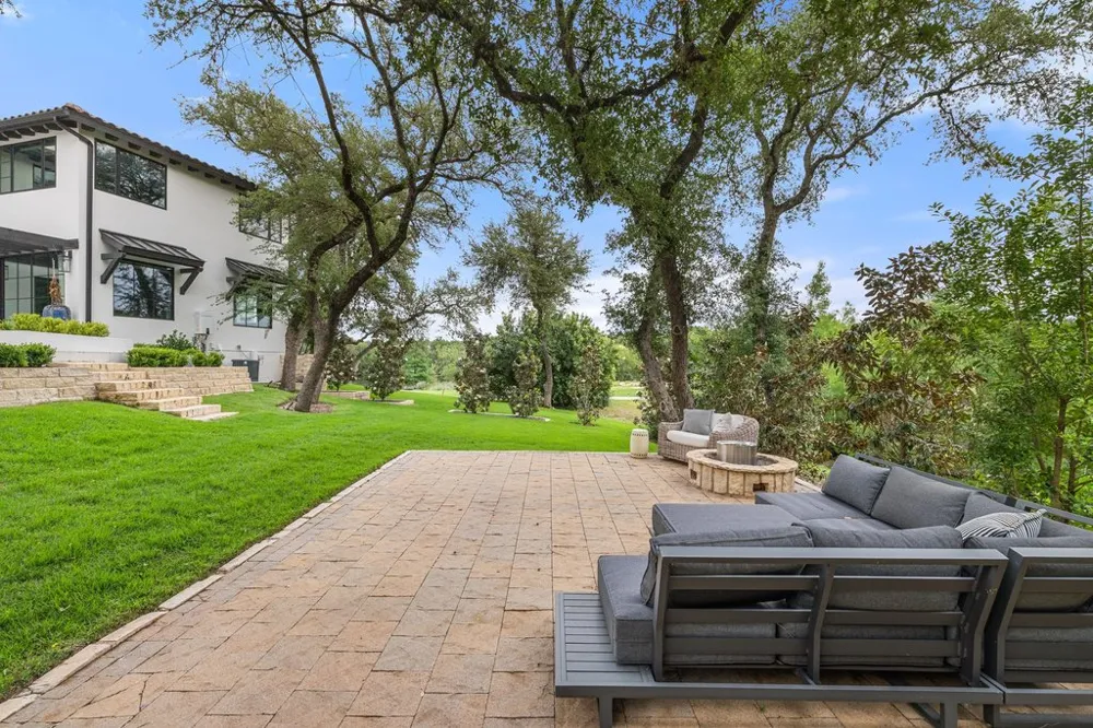 28 Club Estates Parkway Austin, TX 78738