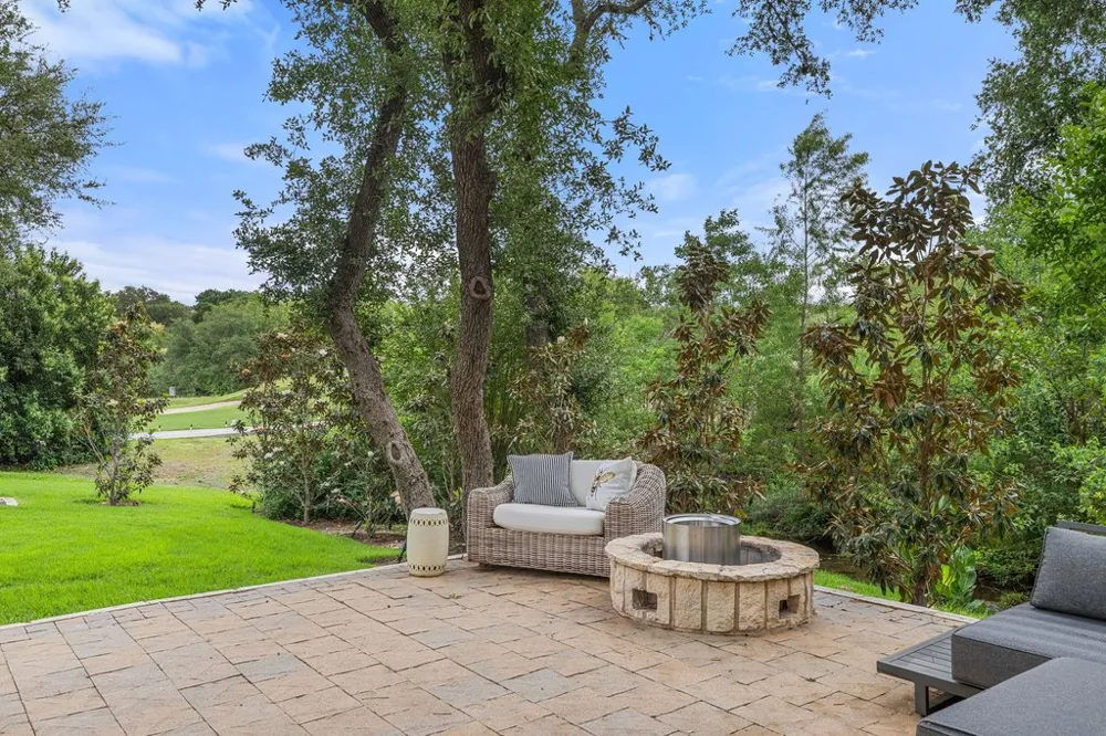 28 Club Estates Parkway Austin, TX 78738
