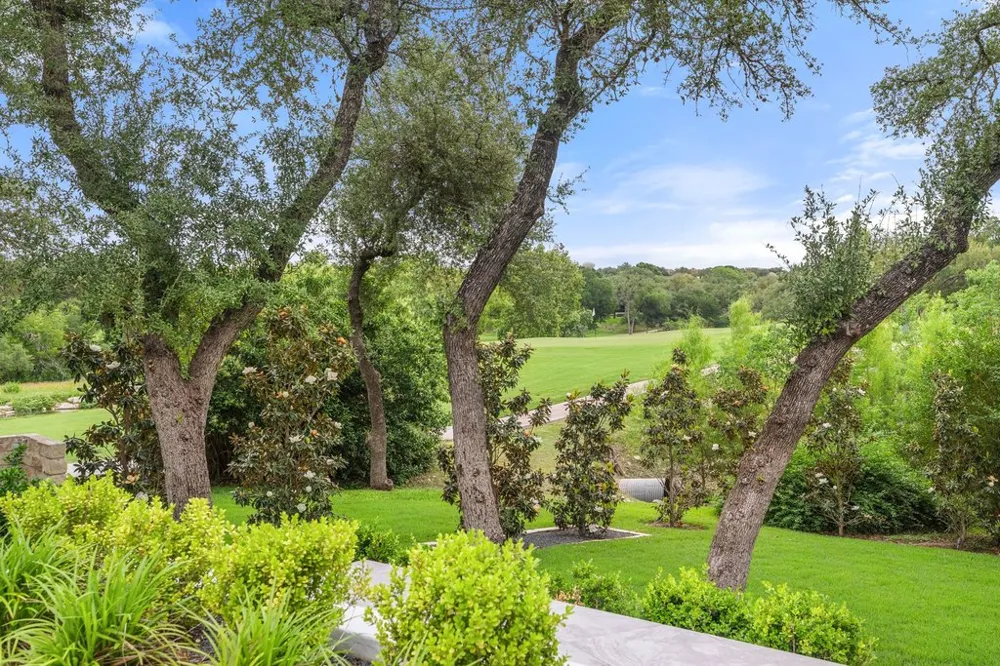 28 Club Estates Parkway Austin, TX 78738