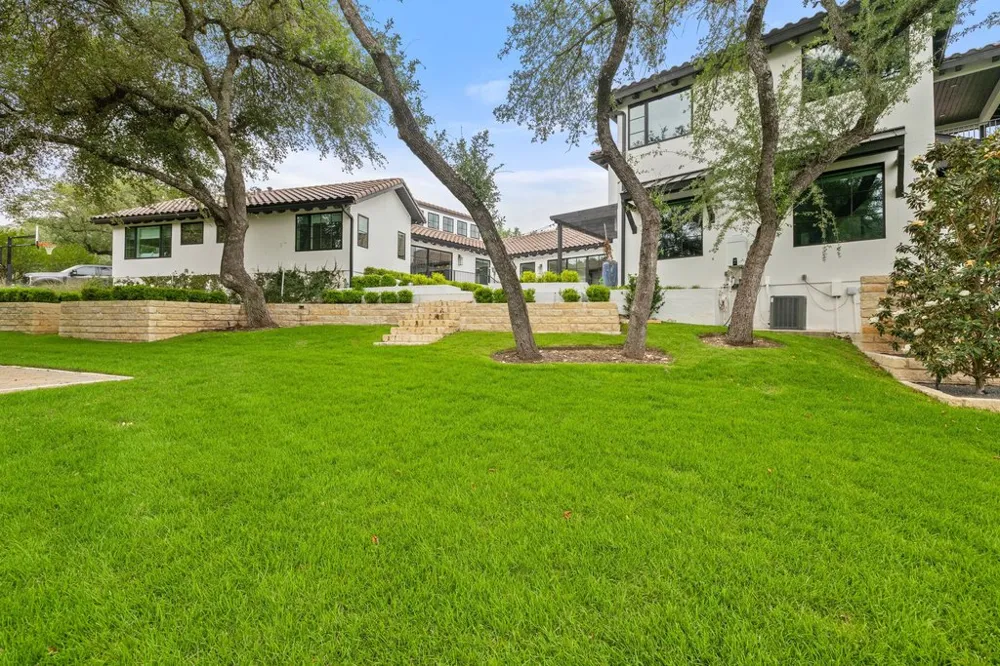 28 Club Estates Parkway Austin, TX 78738