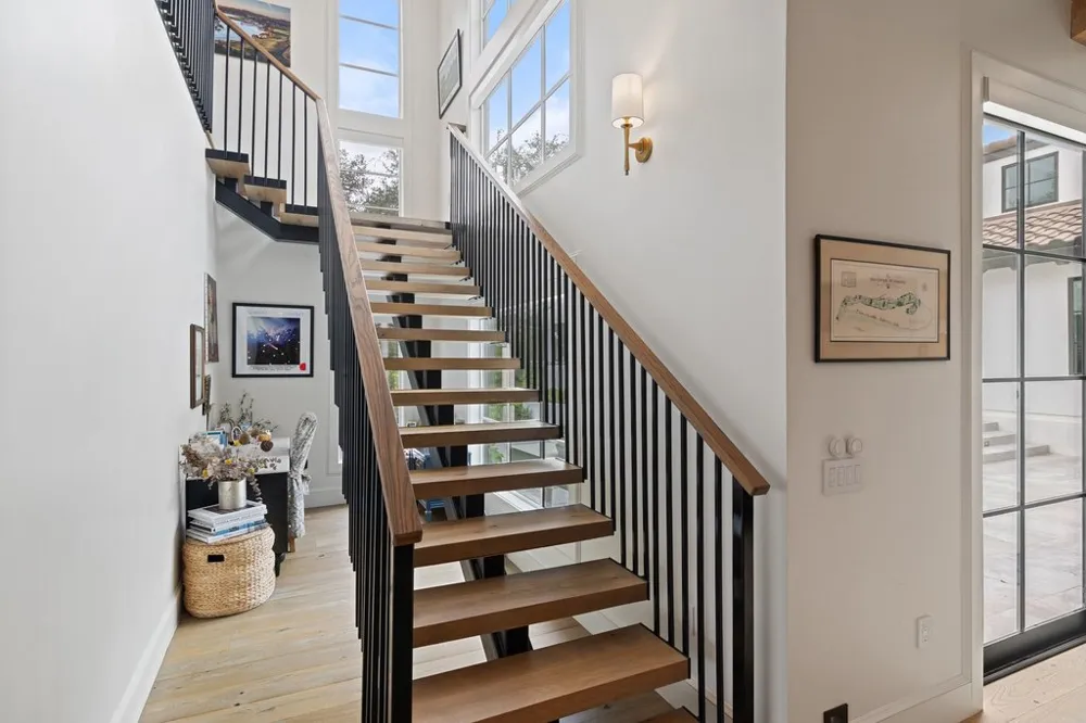28 Club Estates Parkway Austin, TX 78738