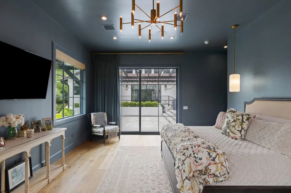 28 Club Estates Parkway Austin, TX 78738