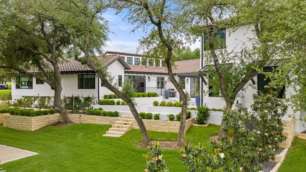 28 Club Estates Parkway Austin, TX 78738
