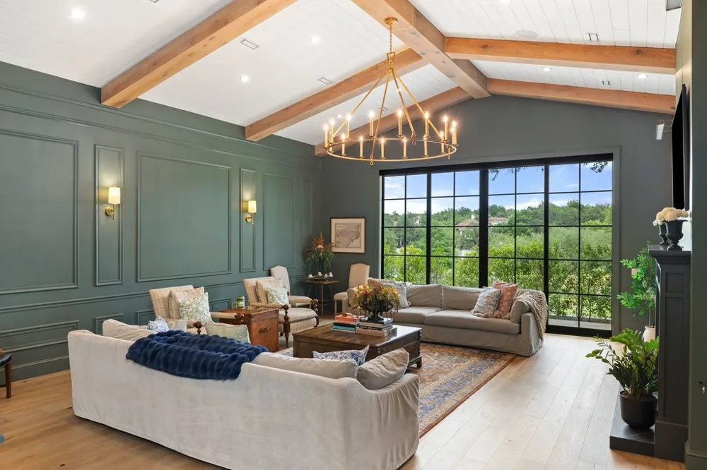 28 Club Estates Parkway Austin, TX 78738