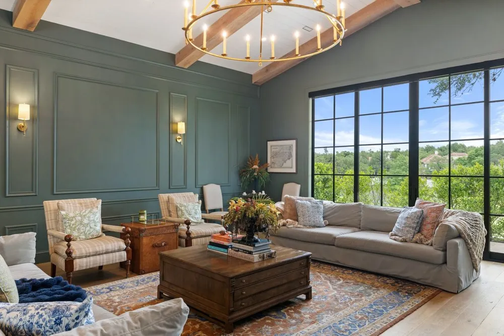 28 Club Estates Parkway Austin, TX 78738