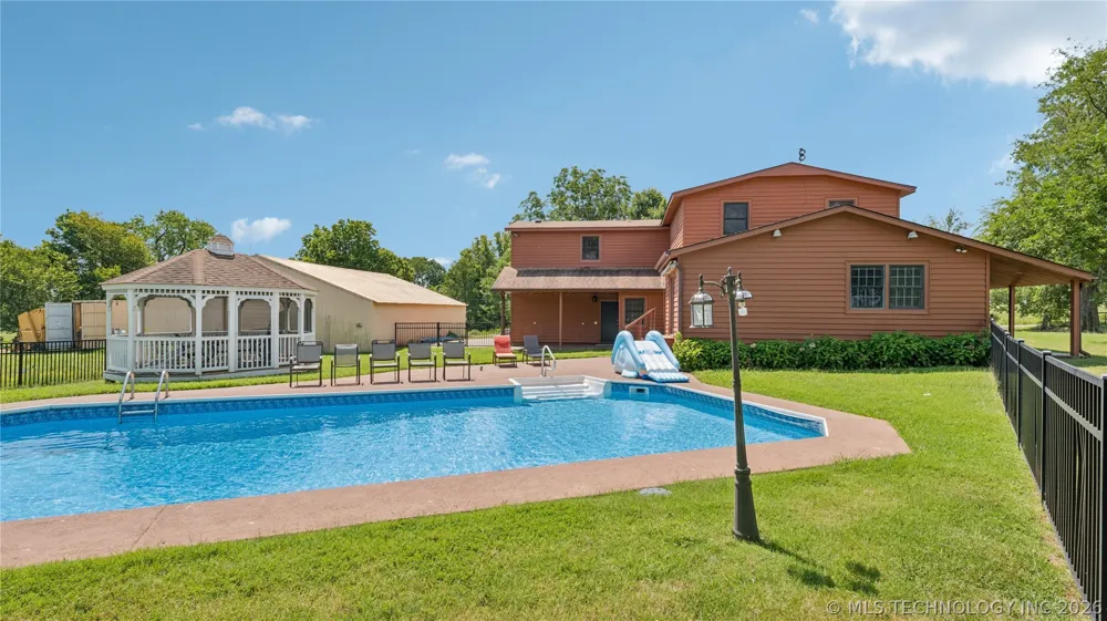 23611 E 300 ROAD Chelsea, OK 74016
