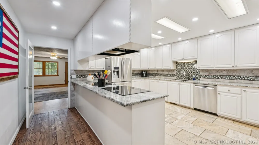 23611 E 300 ROAD Chelsea, OK 74016