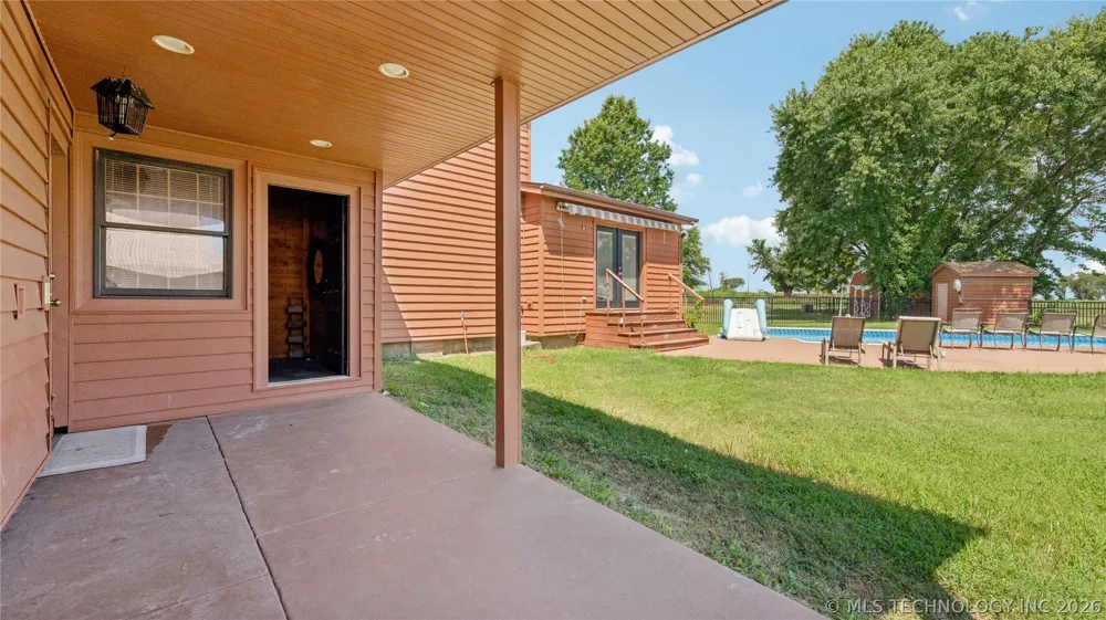 23611 E 300 ROAD Chelsea, OK 74016
