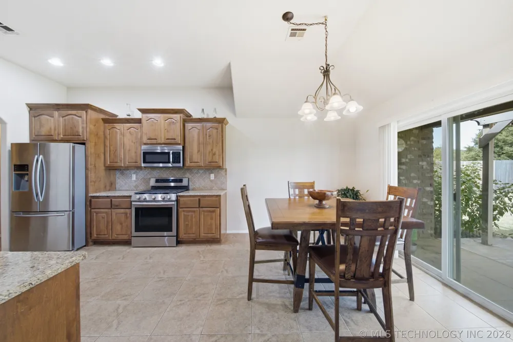 8409 77 EastAvenue Owasso, OK 74055