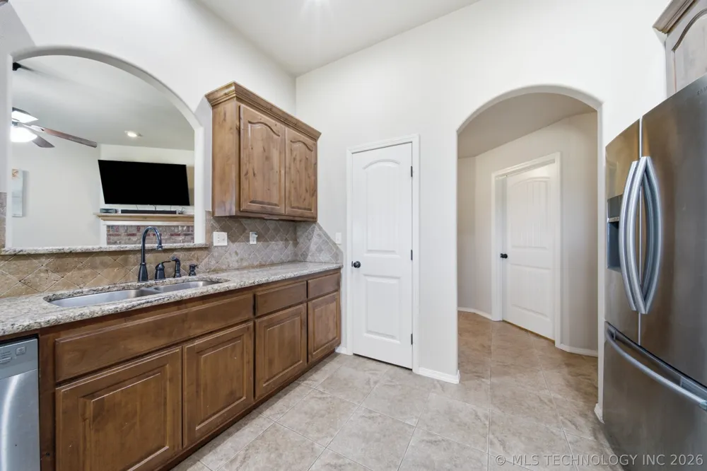 8409 77 EastAvenue Owasso, OK 74055