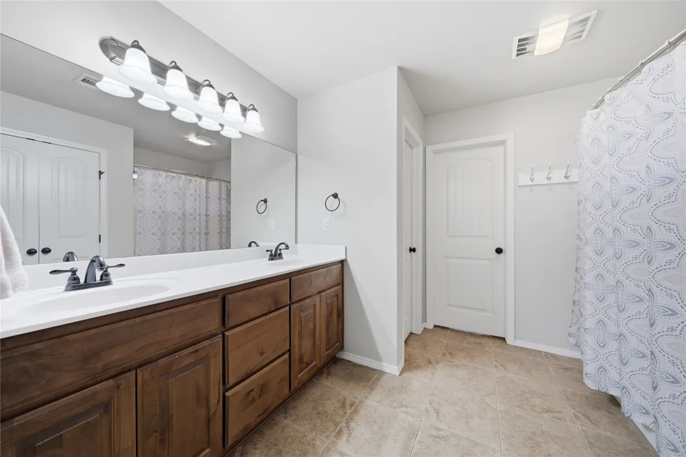 8409 77 EastAvenue Owasso, OK 74055