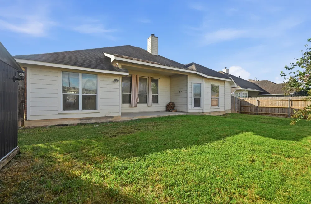 1665 Amberwood Loop Kyle, TX 78640