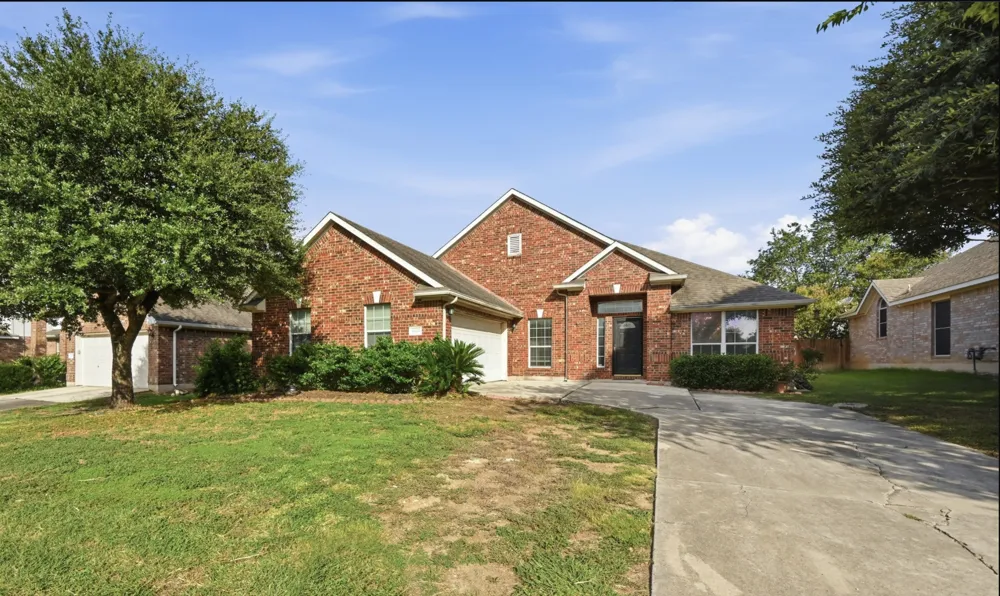 1665 Amberwood Loop Kyle, TX 78640