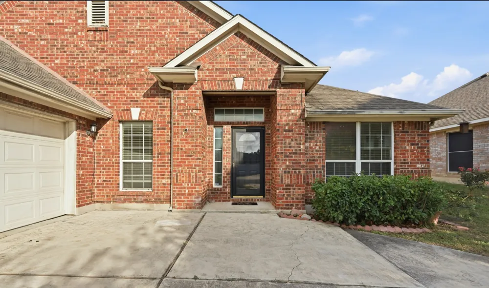 1665 Amberwood Loop Kyle, TX 78640