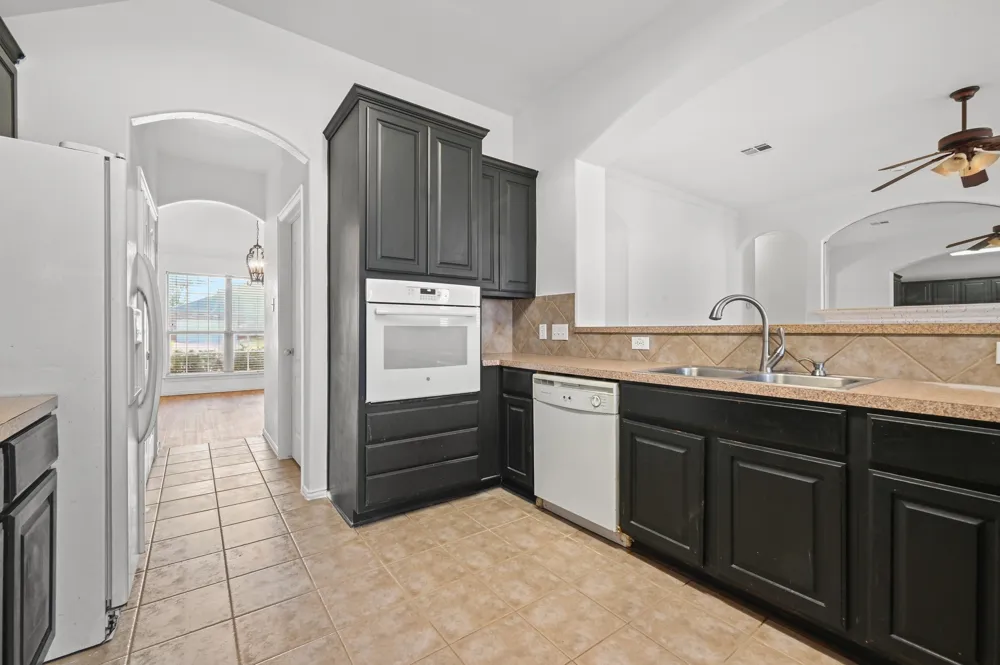 1665 Amberwood Loop Kyle, TX 78640