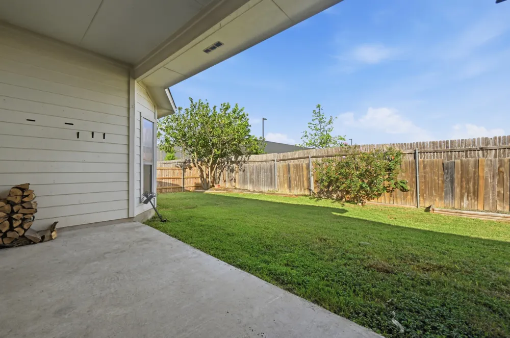 1665 Amberwood Loop Kyle, TX 78640