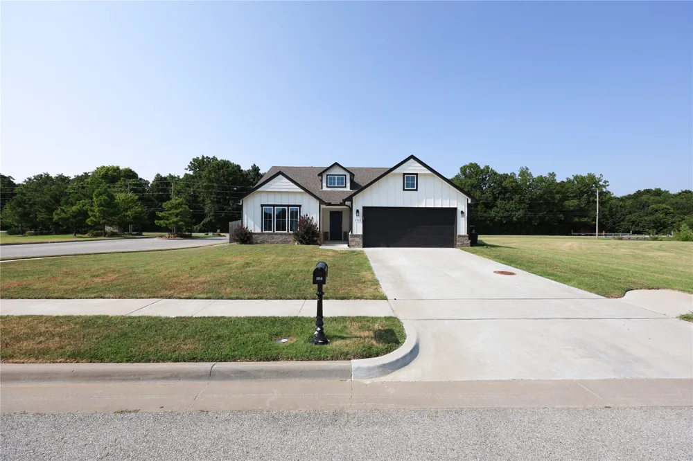 1916 E Tucson Place Broken Arrow, OK 74011