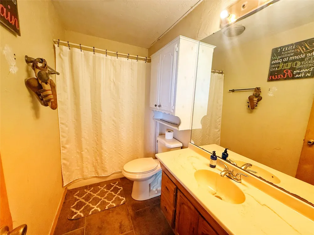 6655 133rd Holdenville, OK 74848