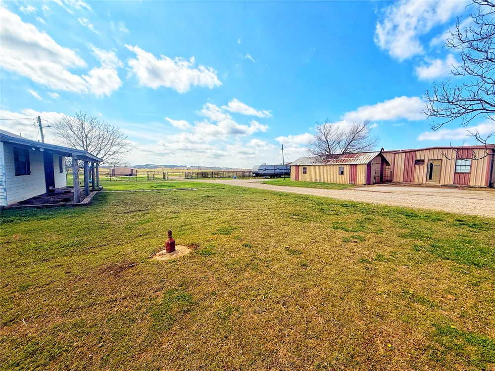 6655 133rd Holdenville, OK 74848