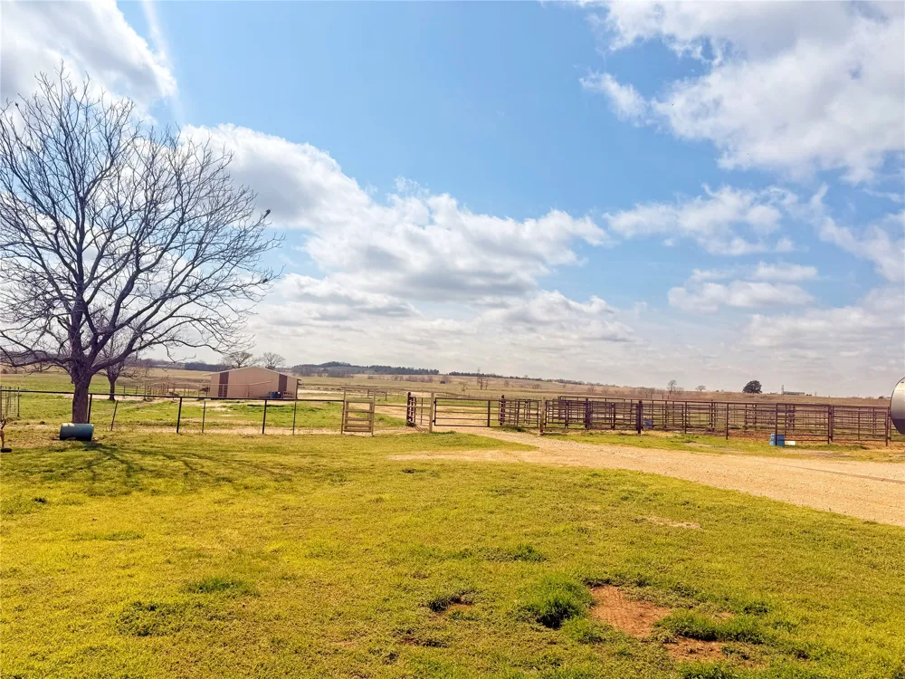 6655 133rd Holdenville, OK 74848