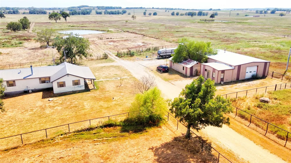 6655 133rd Holdenville, OK 74848
