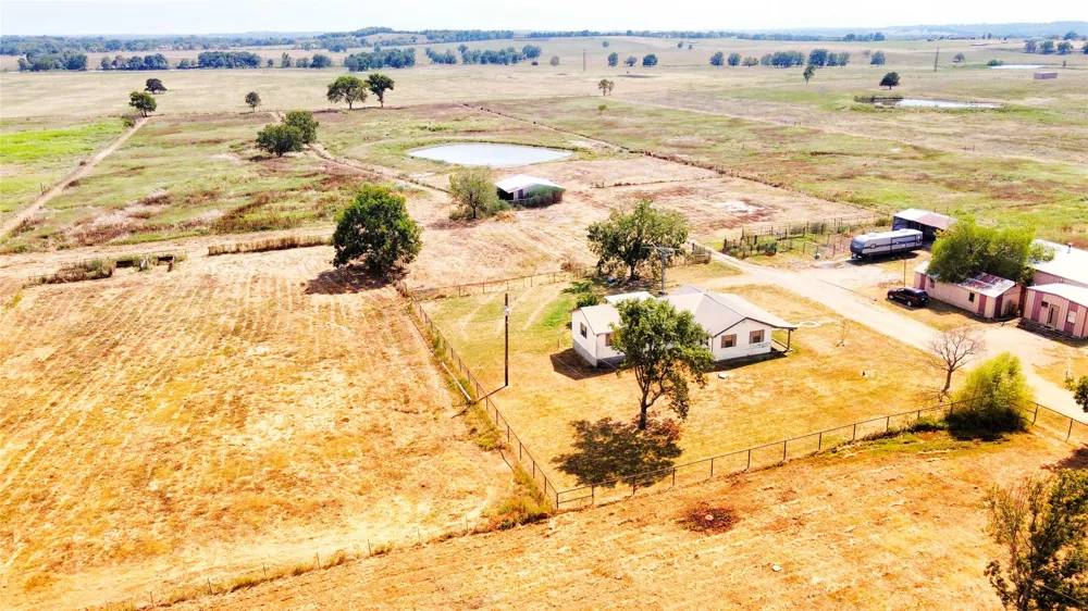 6655 133rd Holdenville, OK 74848