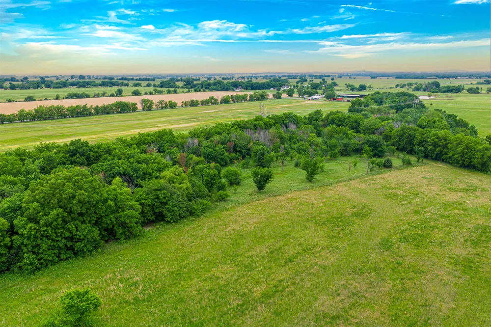 222 E 700 ROAD Wagoner, OK 74467