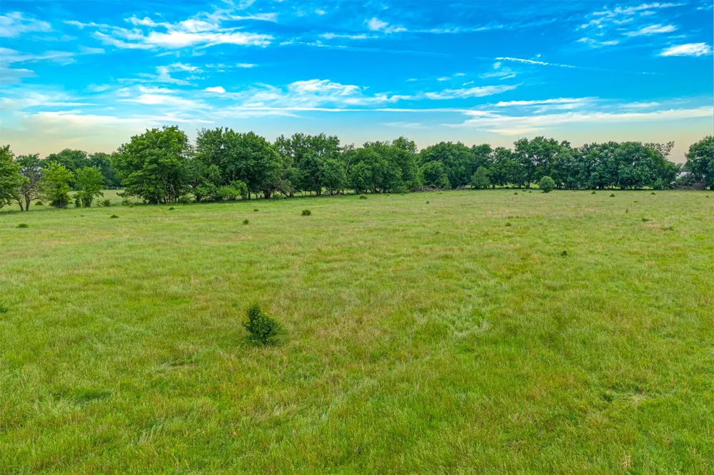 222 E 700 ROAD Wagoner, OK 74467