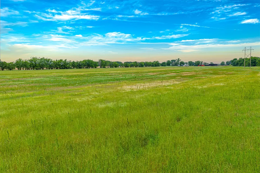 222 E 700 ROAD Wagoner, OK 74467