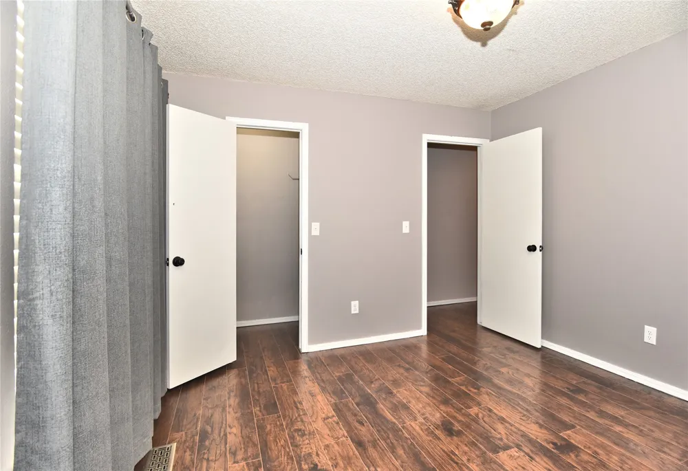 5004 S Spruce Drive Sand Springs, OK 74063