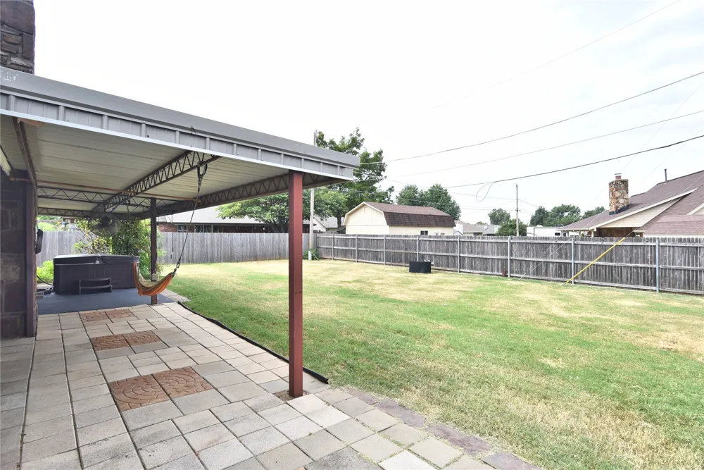 5004 S Spruce Drive Sand Springs, OK 74063