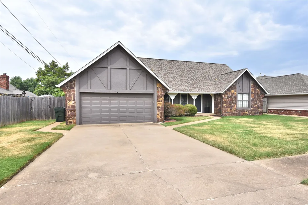 5004 S Spruce Drive Sand Springs, OK 74063