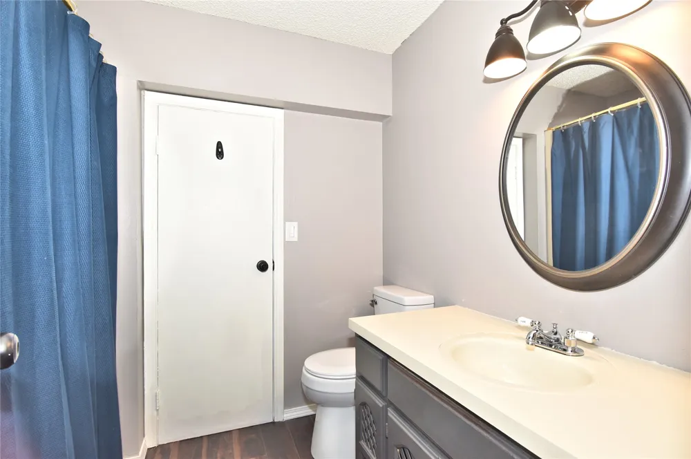 5004 S Spruce Drive Sand Springs, OK 74063