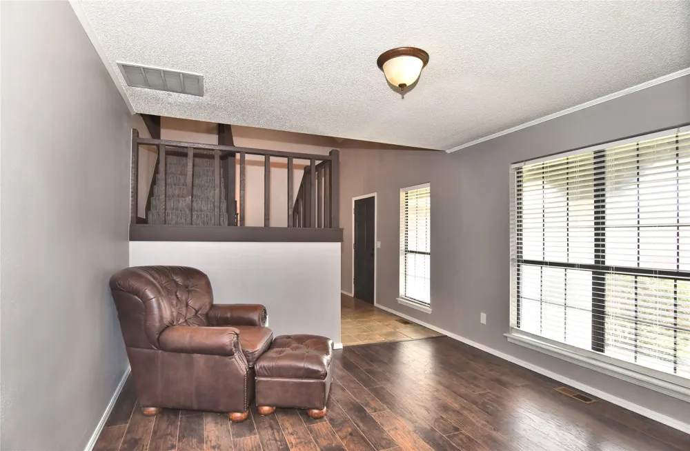 5004 S Spruce Drive Sand Springs, OK 74063